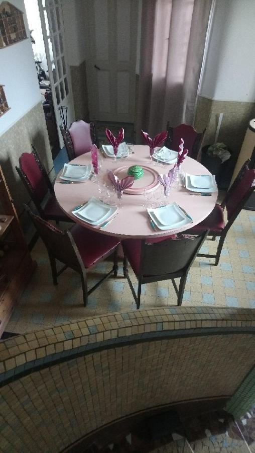 Chambre D'Hote Dans Maison Atypique Possibilite 1 Lit Supplementaire Pour 15 Euros Sancoins Luaran gambar